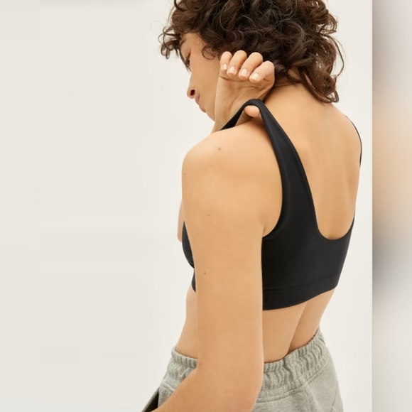 NWT Everlane The Performance Bra in Dark Red - Picture 5 of 13